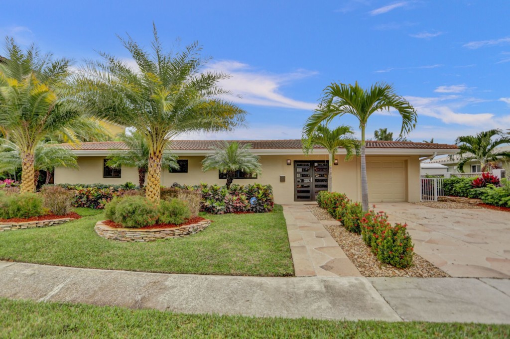 A Waterfront Home in Lighthouse Point, Florida Your Home